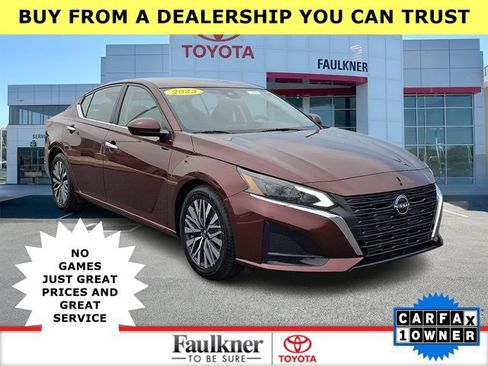Used 2023 Nissan Altima 2.5 SV FWD image 1