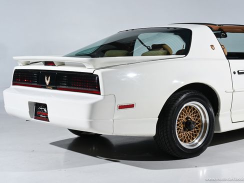 Used 1989 Pontiac Firebird Trans Am image 23