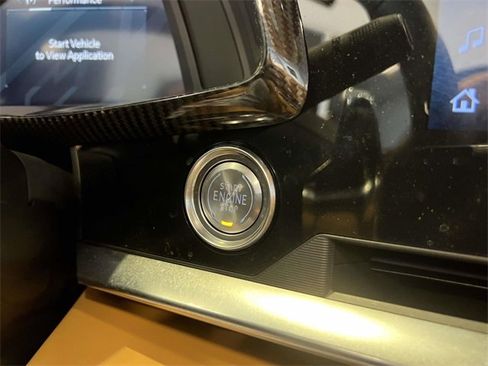 Used 2025 Chevrolet Corvette Stingray Premium Conv w/ Battery Protection Package image 31