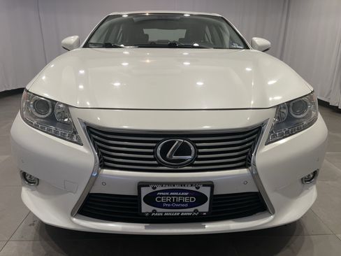 Used 2015 Lexus ES 350 w/ Luxury Package image 2