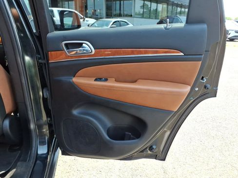 Used 2013 Jeep Grand Cherokee Overland w/ Advance Technology Group AWD/4WD image 29