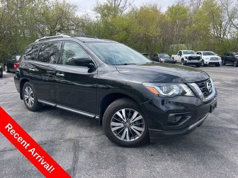 Used 2020 Nissan Pathfinder S AWD/4WD image 1