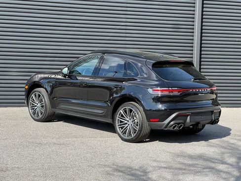 Certified 2025 Porsche Macan image 3