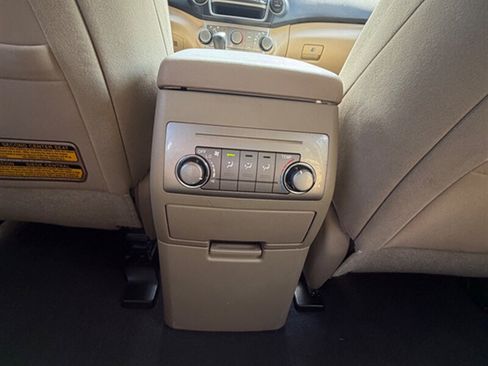 Used 2013 Toyota Highlander Plus AWD/4WD image 15