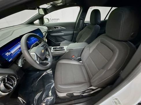 New 2026 Chevrolet Equinox EV LT image 22
