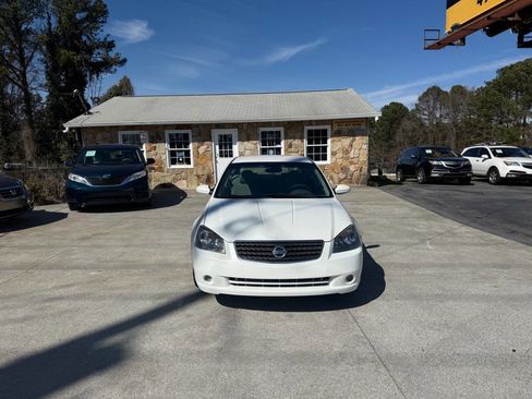 Used 2005 Nissan Altima 2.5 S w/ (S02) Side Airbags Pkg image 2