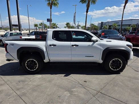 Used 2024 Toyota Tacoma TRD Off-Road image 7