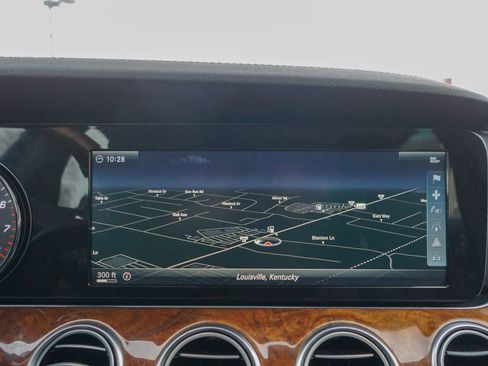 Used 2017 Mercedes-Benz E 300 4MATIC image 23