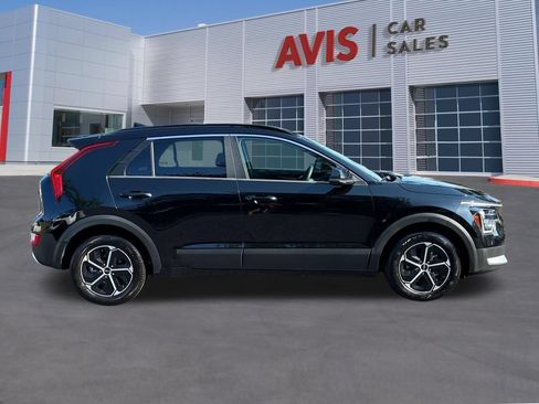 Used 2025 Kia Niro LX FWD image 5