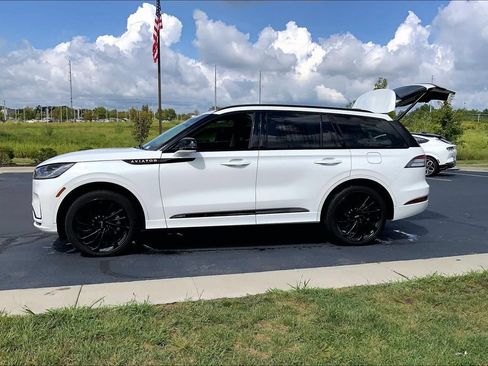 Used 2025 Lincoln Aviator Reserve w/ Jet Appearance Package AWD/4WD image 12