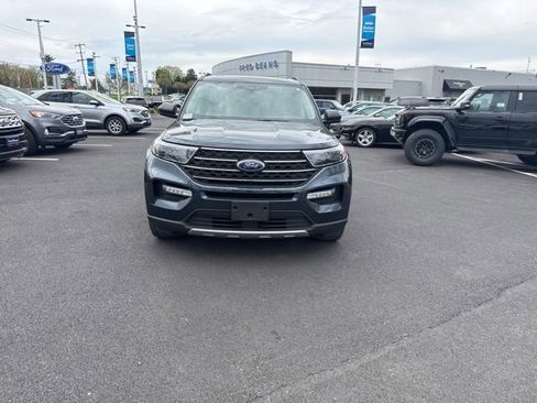 Certified 2022 Ford Explorer XLT w/ Equipment Group 202A AWD/4WD image 2
