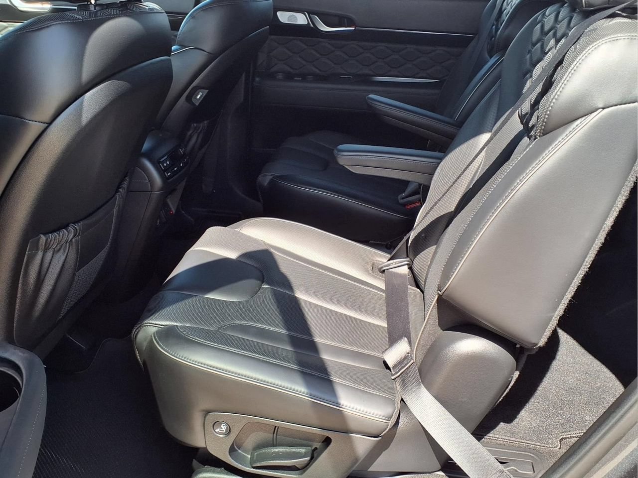 Used 2022 Hyundai Palisade Calligraphy w/ Cargo Package AWD/4WD image 12