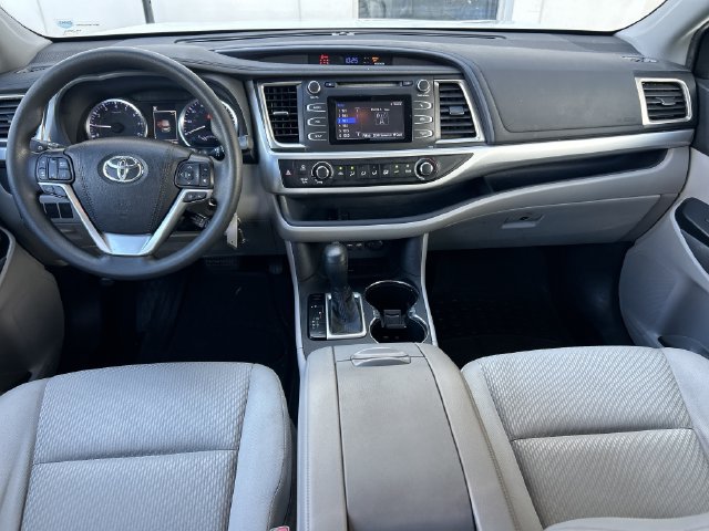 Used 2019 Toyota Highlander LE FWD image 13
