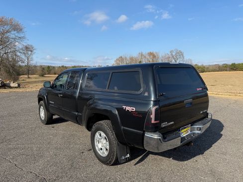 Used 2010 Toyota Tacoma 4x4 Access Cab V6 image 3