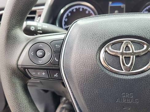 Used 2019 Toyota Camry LE image 18