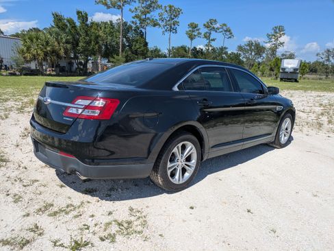 Used 2017 Ford Taurus SE FWD image 4