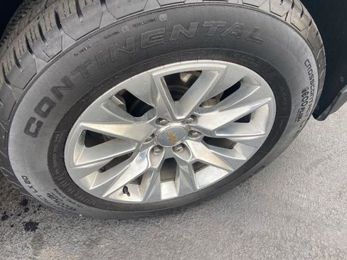 Certified 2025 Chevrolet Suburban Premier image 4