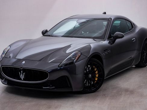 Certified 2024 Maserati GranTurismo Modena image 3