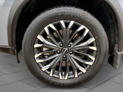 Certified 2025 Nissan Rogue SL w/ Tech Package FWD image 11