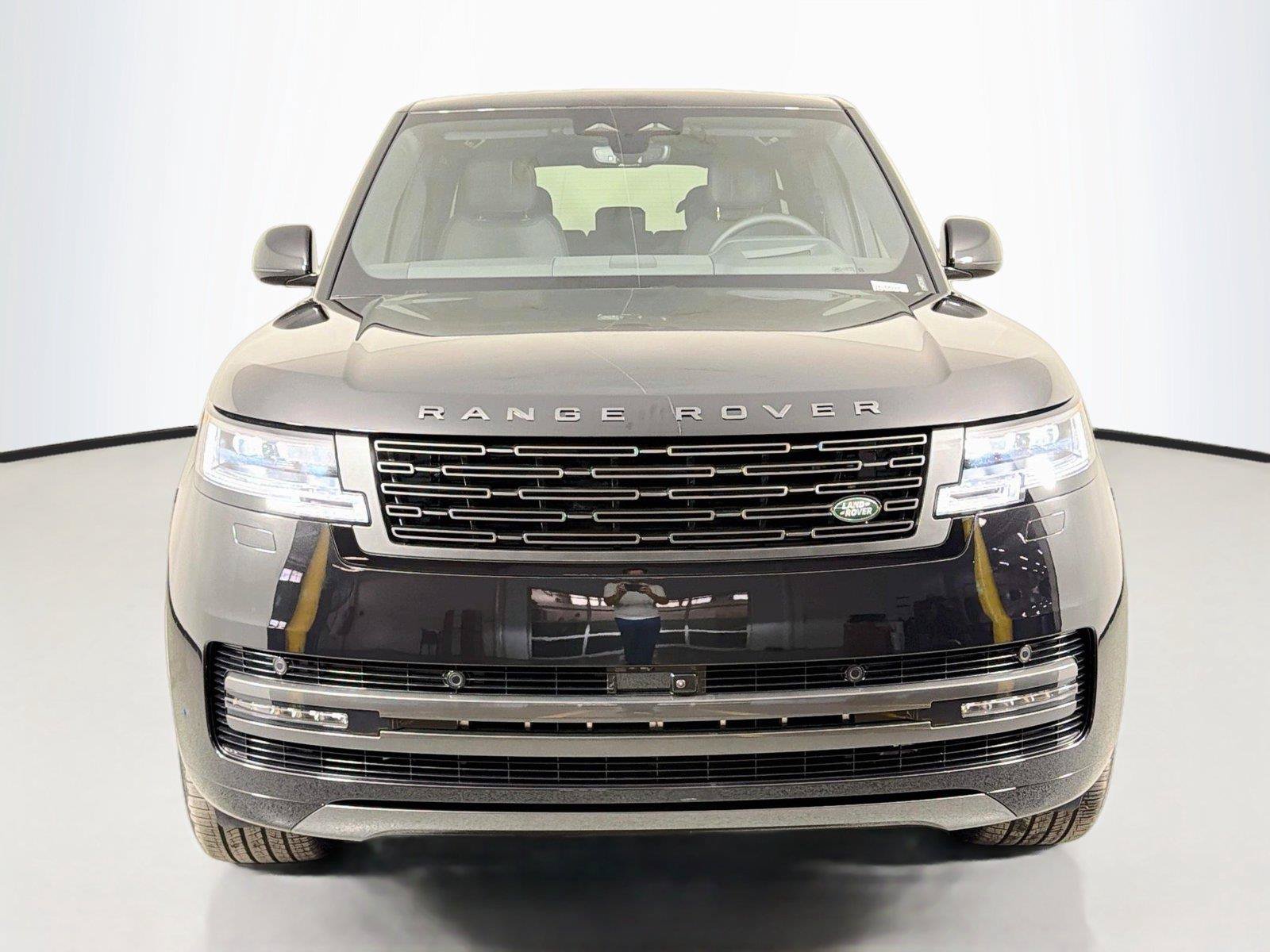 New 2027 Land Rover Range Rover Long Wheelbase SE AWD/4WD image 2