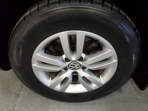 Used 2012 Volkswagen Tiguan S FWD image 28