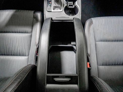 Used 2016 Toyota Highlander Plus FWD image 29