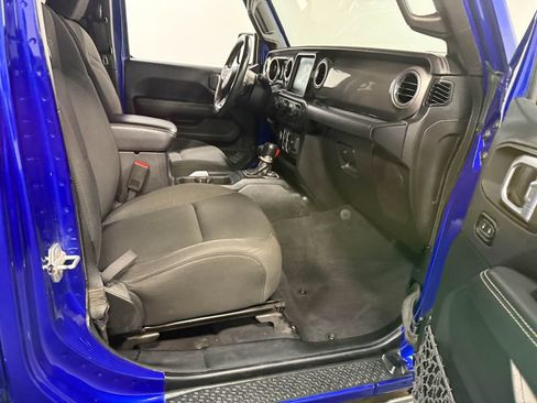 Used 2018 Jeep Wrangler Unlimited Sahara AWD/4WD image 61