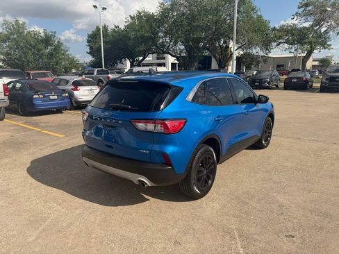 Used 2021 Ford Escape SE w/ Cold Weather Package AWD/4WD image 15