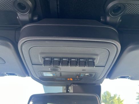 Used 2023 Ford Bronco Wildtrak image 35