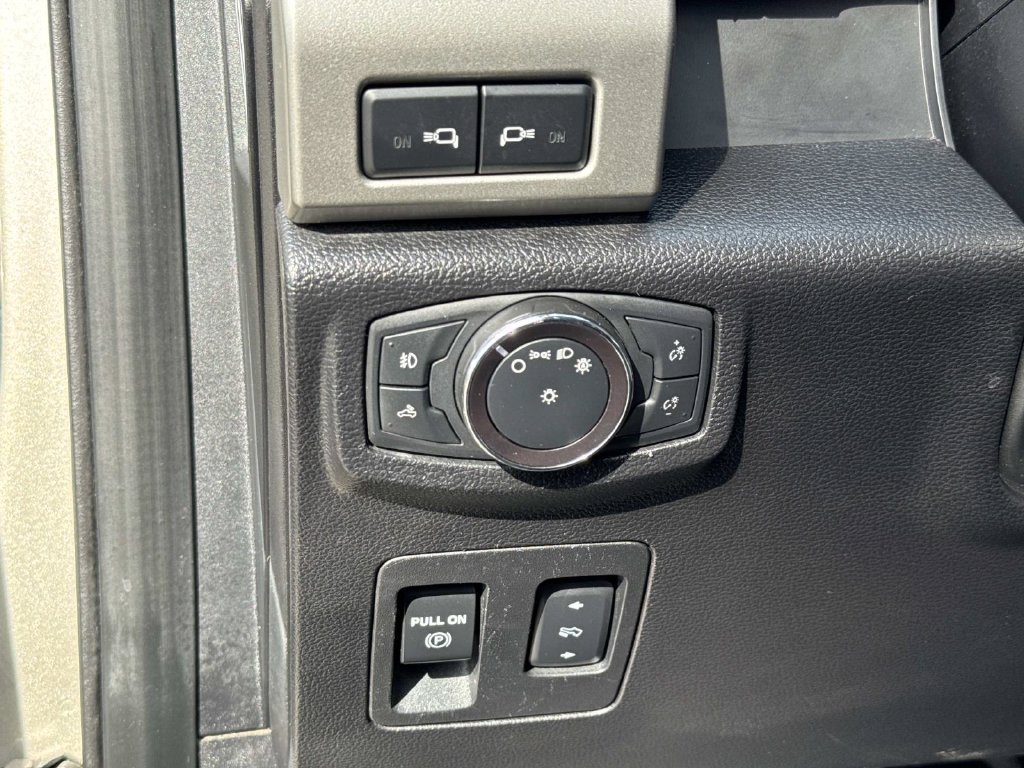 Used 2018 Ford F150 Lariat w/ Equipment Group 502A Luxury AWD/4WD image 21