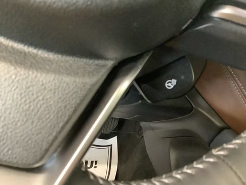 Certified 2023 Subaru Outback Touring XT AWD/4WD image 11