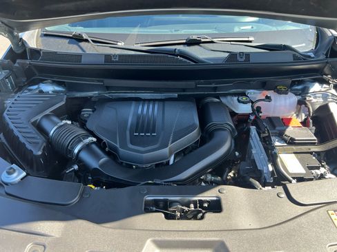 Used 2025 Chevrolet Traverse Z71 AWD/4WD image 3