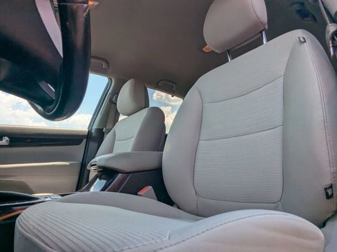 Used 2015 Kia Sorento LX AWD/4WD image 9