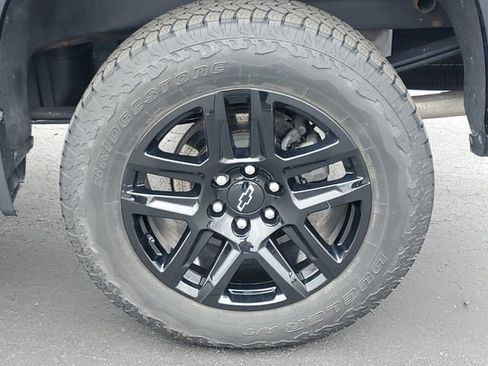 Used 2024 Chevrolet Silverado 1500 LT Trail Boss w/ LT Trail Boss Premium Package AWD/4WD image 9