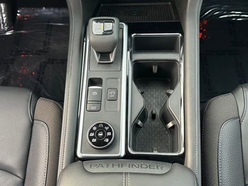 Certified 2025 Nissan Pathfinder SL AWD/4WD image 30