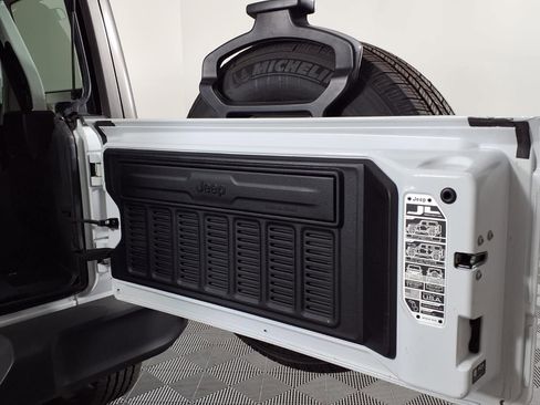 Used 2022 Jeep Wrangler Unlimited Sport AWD/4WD image 15