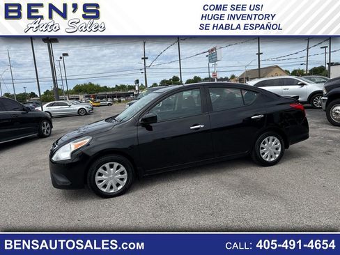 Used 2016 Nissan Versa SV FWD image 1