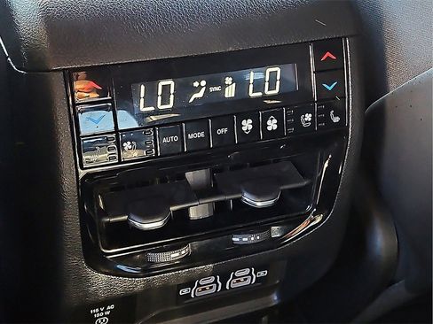 Used 2023 Jeep Grand Cherokee L Summit image 16