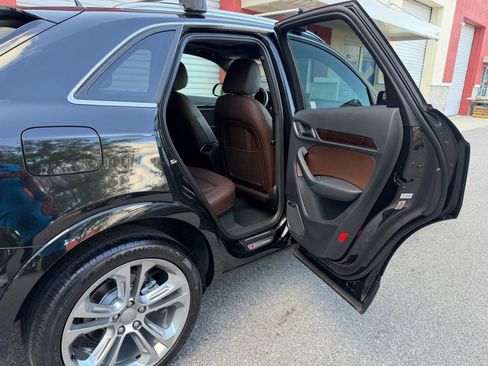Used 2017 Audi Q3 2.0T Prestige w/ Prestige Package AWD/4WD image 29