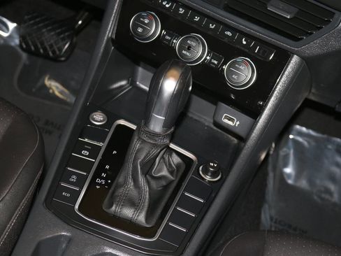 Used 2019 Volkswagen Jetta SE w/ Cold Weather Package image 31