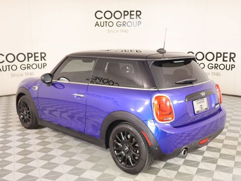 Used 2019 MINI Cooper 2-Door Hardtop w/ Signature Upholstery Package image 22