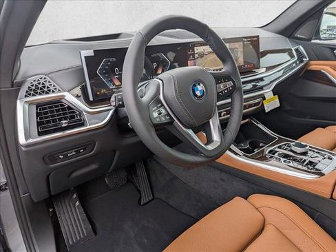 New 2026 BMW X5 xDrive50e w/ Executive Package image 3