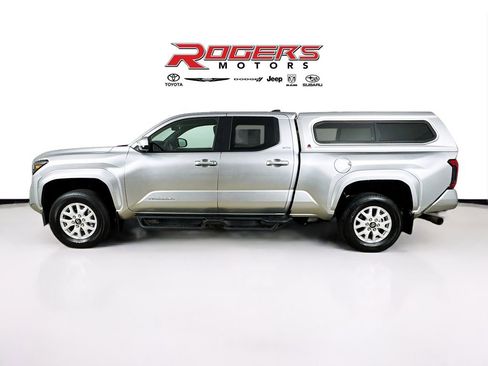 Certified 2024 Toyota Tacoma SR5 image 4