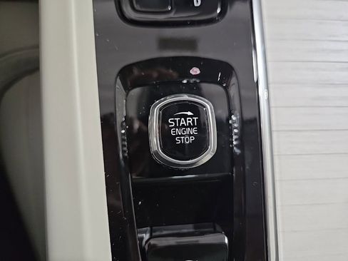 New 2026 Volvo XC60 T8 Ultra w/ Protection Package Premier image 15