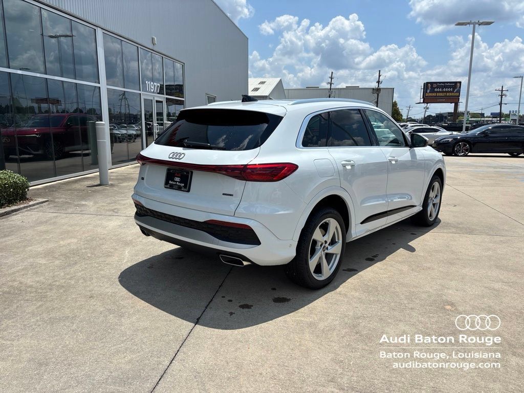 Used 2025 Audi Q5 Premium Plus w/ Premium Plus AWD/4WD image 5