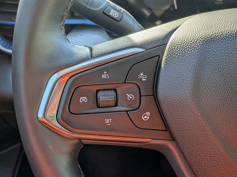 Certified 2025 Chevrolet Trax LT w/ LT Convenience Package image 21