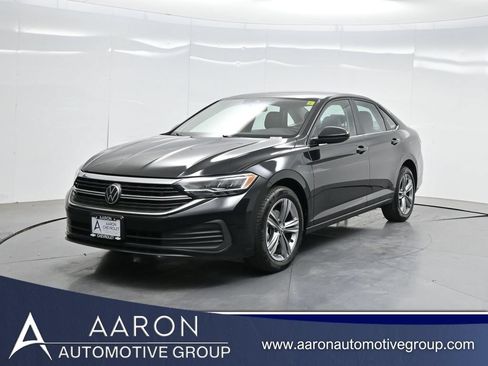 Used 2024 Volkswagen Jetta SE FWD image 1