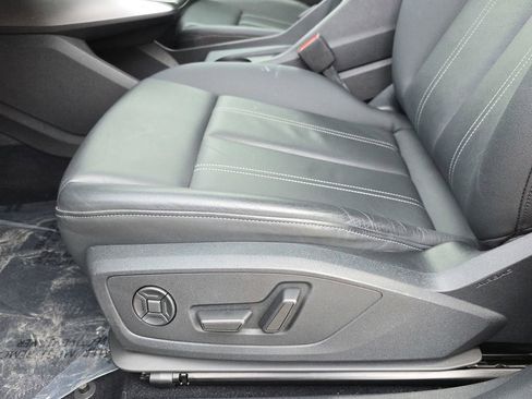 Used 2023 Audi Q4 e-tron Premium Plus w/ Premium Plus RWD image 20