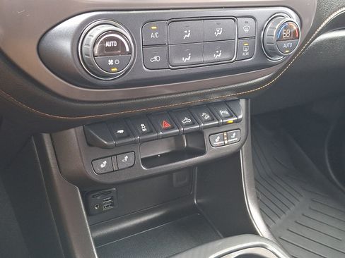 Used 2022 GMC Canyon AT4 w/ Trailering Package AWD/4WD image 15