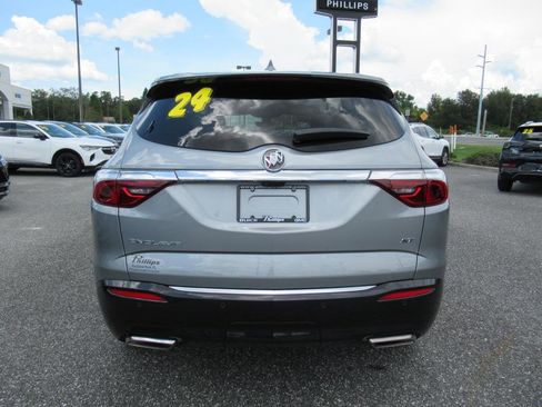 Used 2024 Buick Enclave Essence w/ Sport Touring Edition image 5